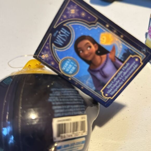 Disney collectibles. Disney Wish and 2 Disney Doorables.  New with tags - Picture 8 of 10